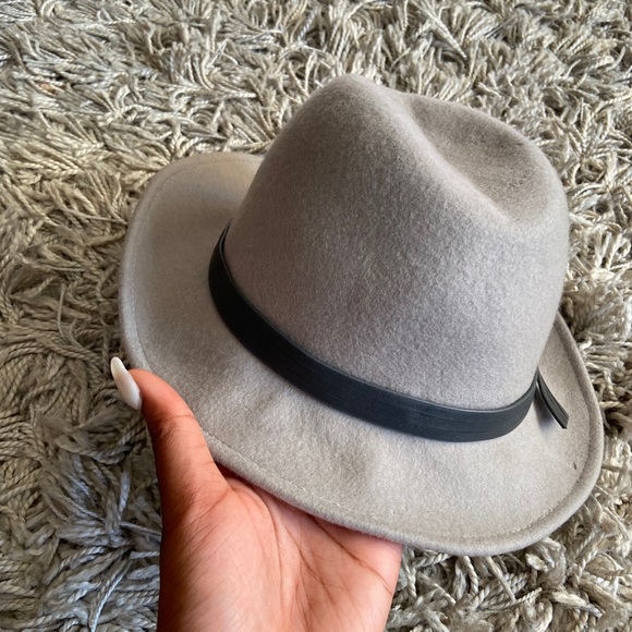 Gray Hat - Picture 2 of 7